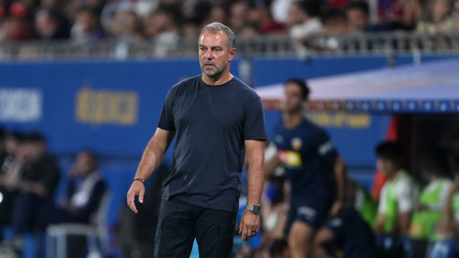 Barcelona, España - 14 de septiembre: Hansi Flick, maestra del FC Barcelona, en el momento de Sercelona y Valencia CF el 14 de septiembre de 2025 en Barcelona, España.