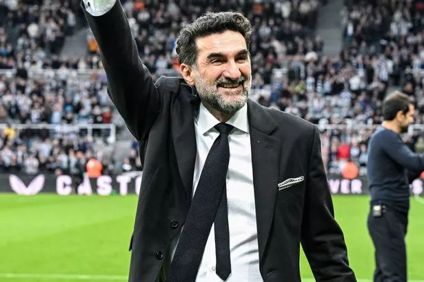 El alemán del Newcastle Yasir Al-Monayyan determina el futuro de Alexander Isaak