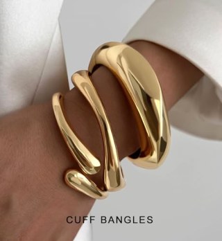 Si tienes pulseras de oro lisas para mujer,