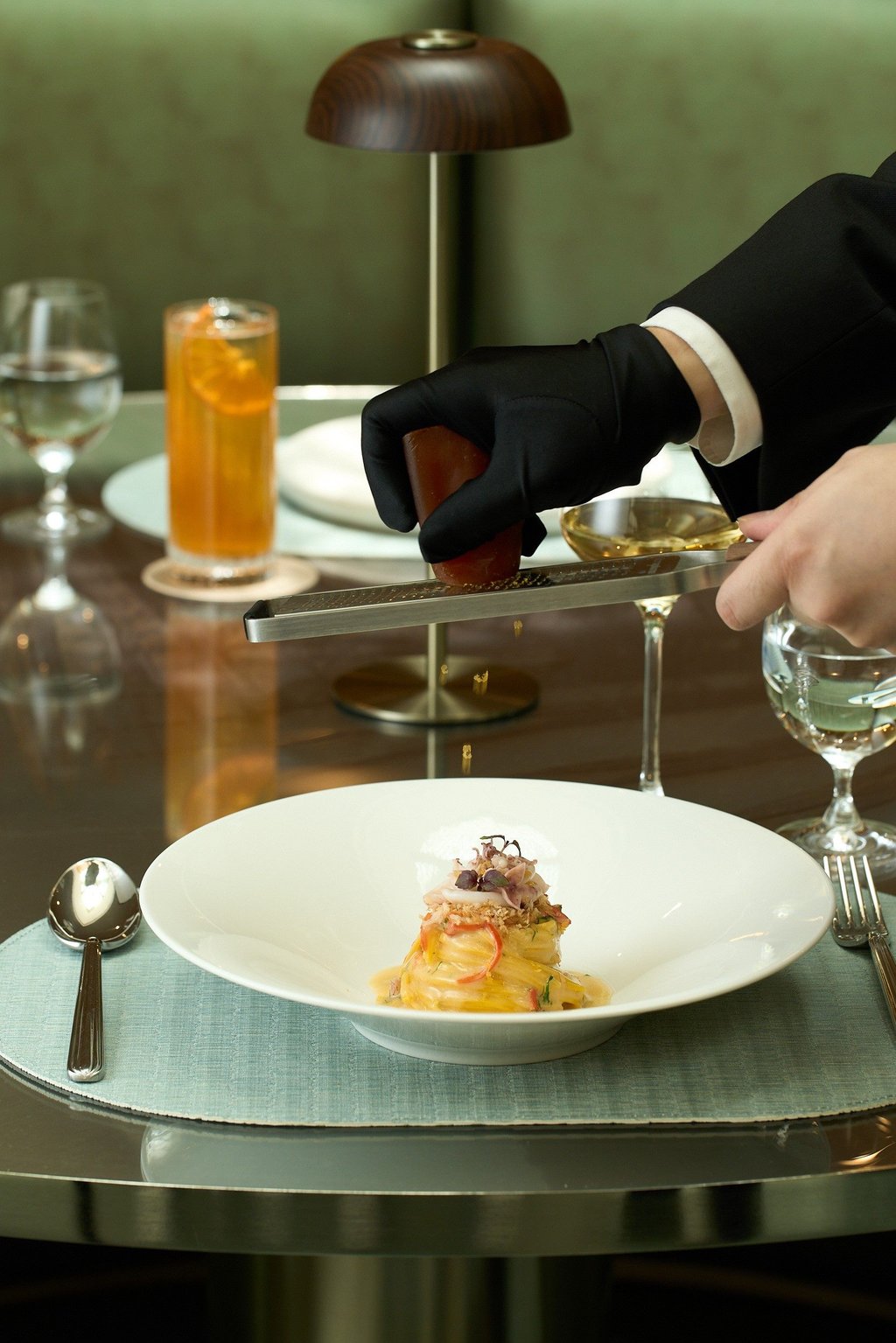 Un plato armani/caffè. Foto de : Folleto Un plato armani/caffè. Foto de : Folleto