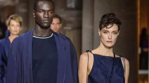 La colección Epa / Butterstock presenta estilos de diseñadores italianos durante las colecciones femeninas Primavera / Verano 2026 en la Semana de la Moda de Milán, en Milán, Italia, el 28 de septiembre de 2025.