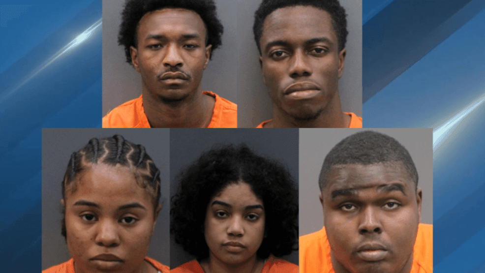 De izquierda a derecha: Christion Williams (arriba a la izquierda), Boakai Hilton (arriba a la derecha), Jasmine Randazzo (abajo a la izquierda), Arianna Del Valle (abajo en el centro) y Lyndell Hudson II (abajo a la derecha). Todos han sido arrestados y acusados ​​de robo y hurto en Tampa, Florida, a principios de febrero. (Departamento del Sheriff del condado de Hillsborough/WWMT)
